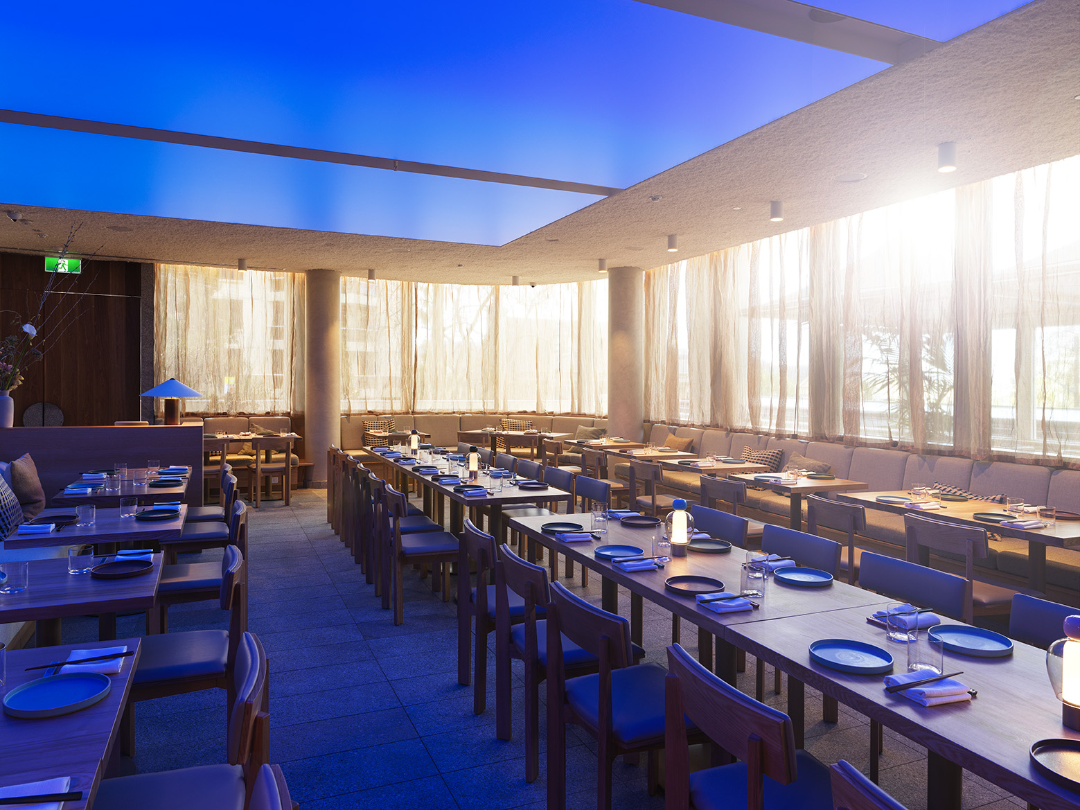 genzo blue light dining room